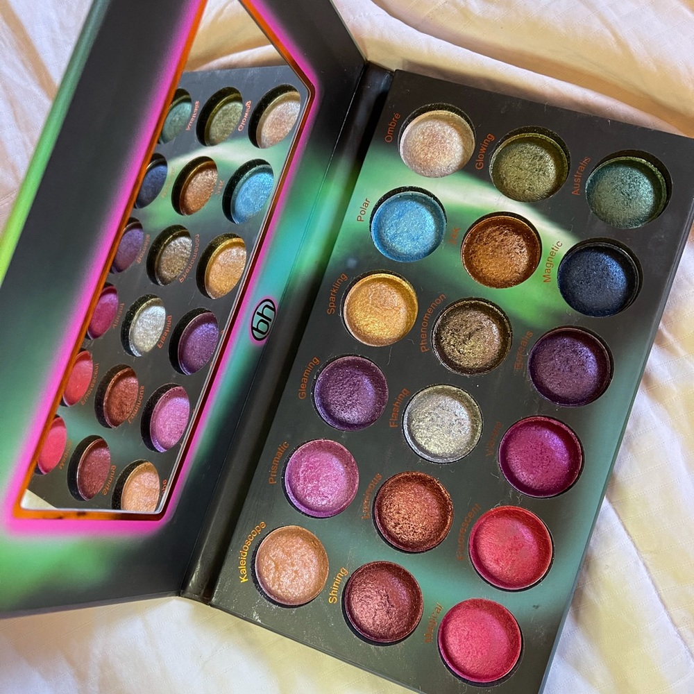Aurora Lights Pallet
